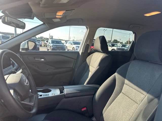 Used 2026 Nissan Rogue SV FWD image 31