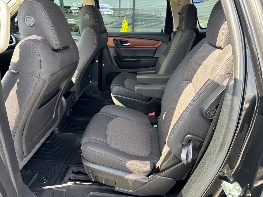Used 2017 Chevrolet Traverse LT image 8