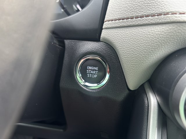 Used 2024 Toyota RAV4 XLE FWD image 30