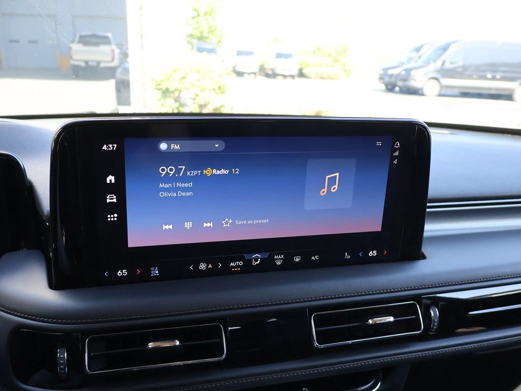 Used 2025 Lincoln Aviator AWD image 26