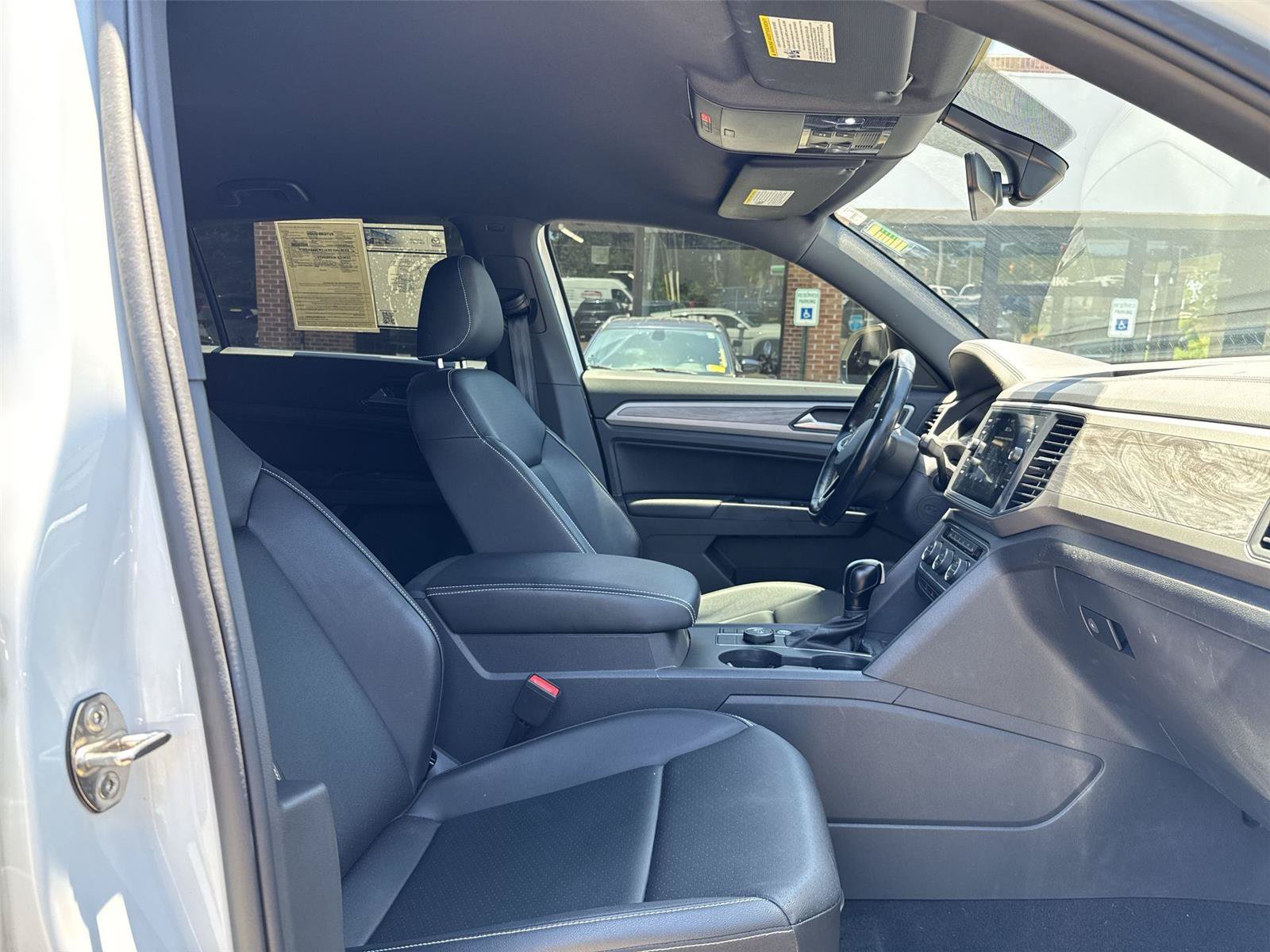 Used 2020 Volkswagen Atlas Cross Sport SE AWD/4WD image 24