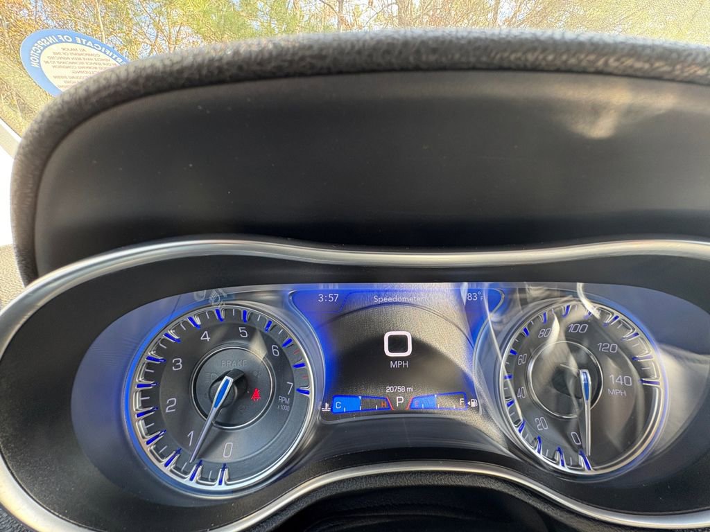 Used 2019 Chrysler 300 Touring w/ Chrome Appearance Package image 18