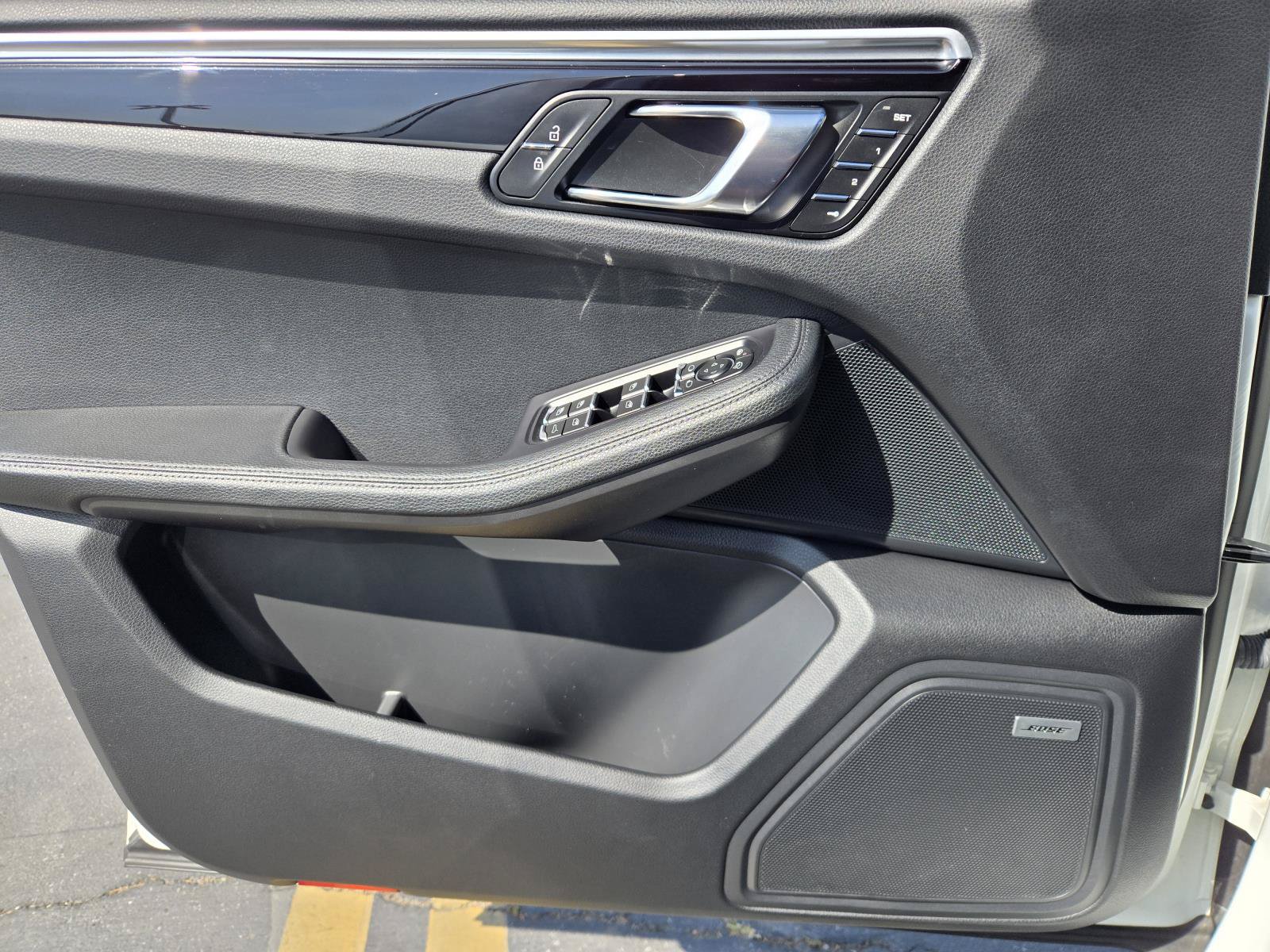 Used 2021 Porsche Macan AWD/4WD image 18