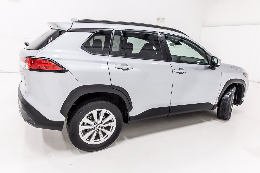 Used 2022 Toyota Corolla Cross LE FWD image 8