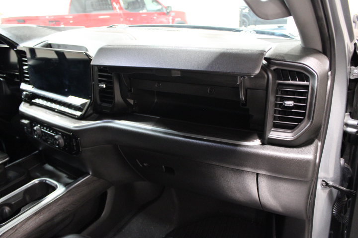 Used 2026 Chevrolet Silverado 1500 LTZ AWD/4WD image 27