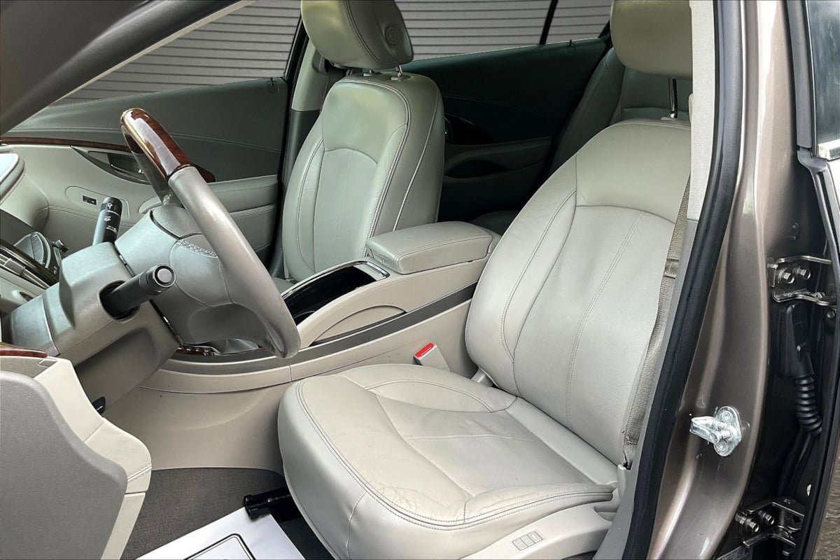 Used 2011 Buick LaCrosse CXL w/ Driver Confidence Package AWD/4WD image 19