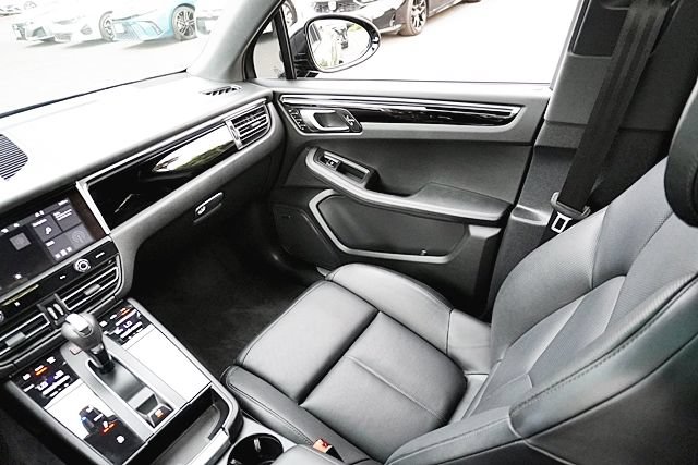 Used 2024 Porsche Macan S w/ Premium Plus Package AWD/4WD image 26