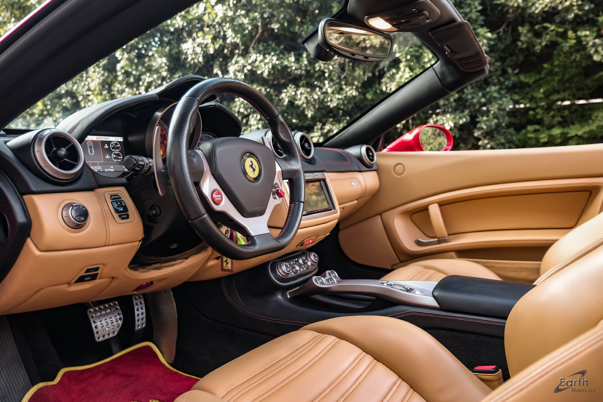 Used 2014 Ferrari California RWD image 42