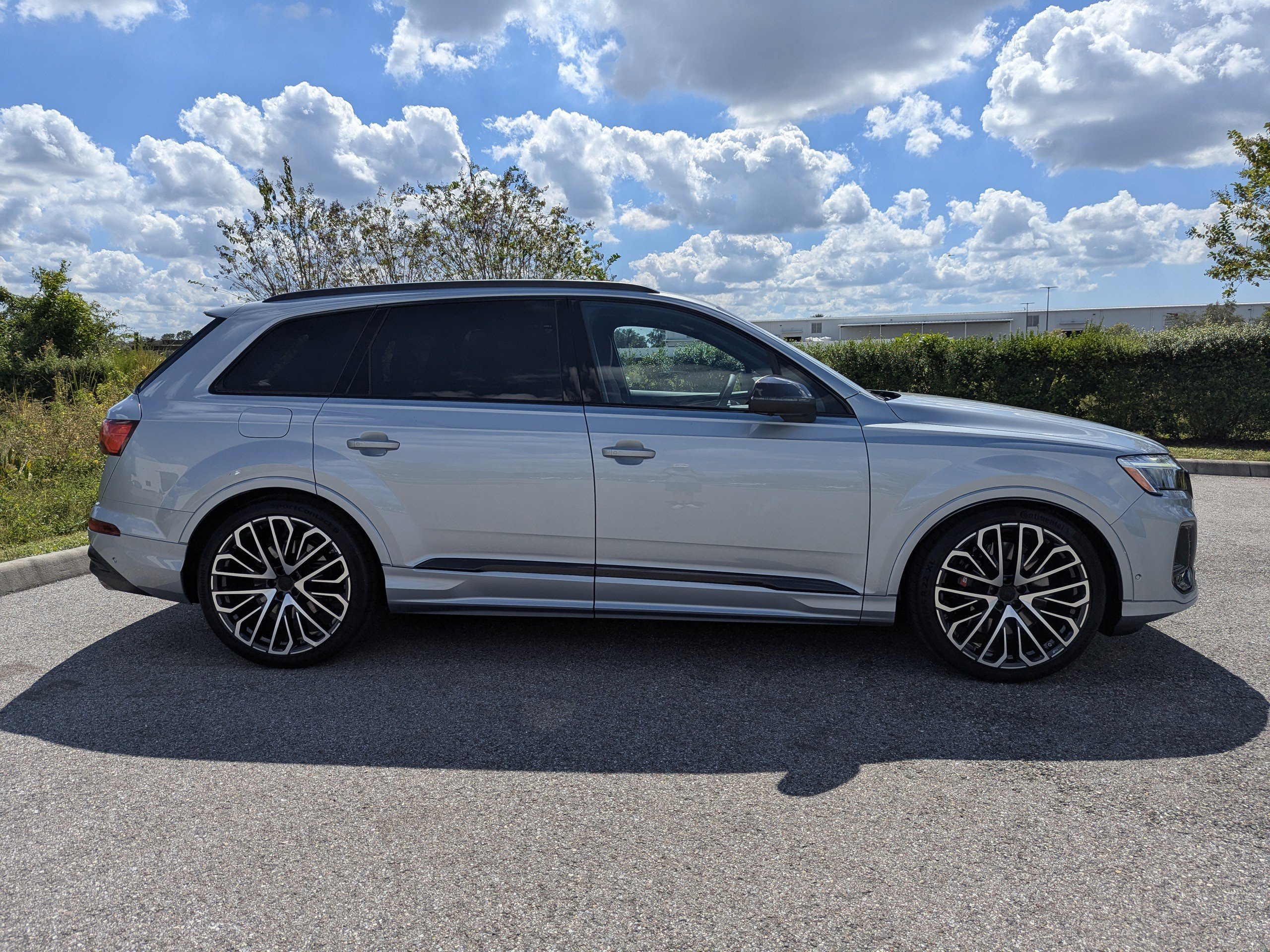 New 2026 Audi SQ7 Premium Plus image 3