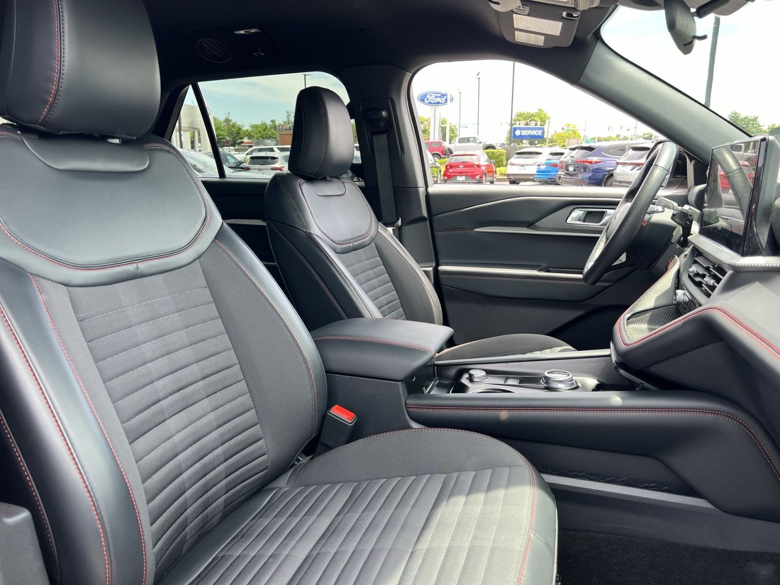 Used 2025 Ford Explorer ST-Line AWD/4WD image 35