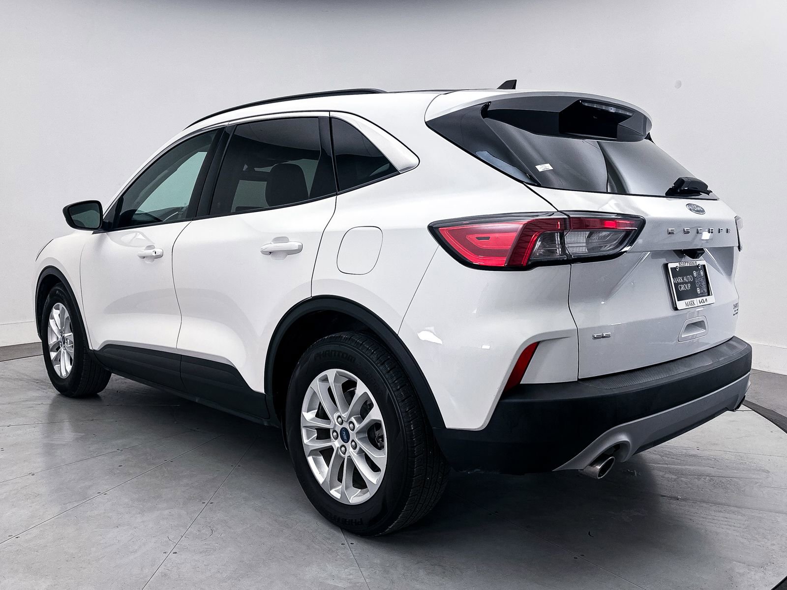 Used 2022 Ford Escape SE w/ Convenience Package FWD image 12