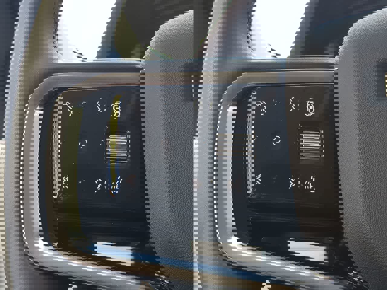 Used 2025 Land Rover Discovery Sport S AWD/4WD image 26