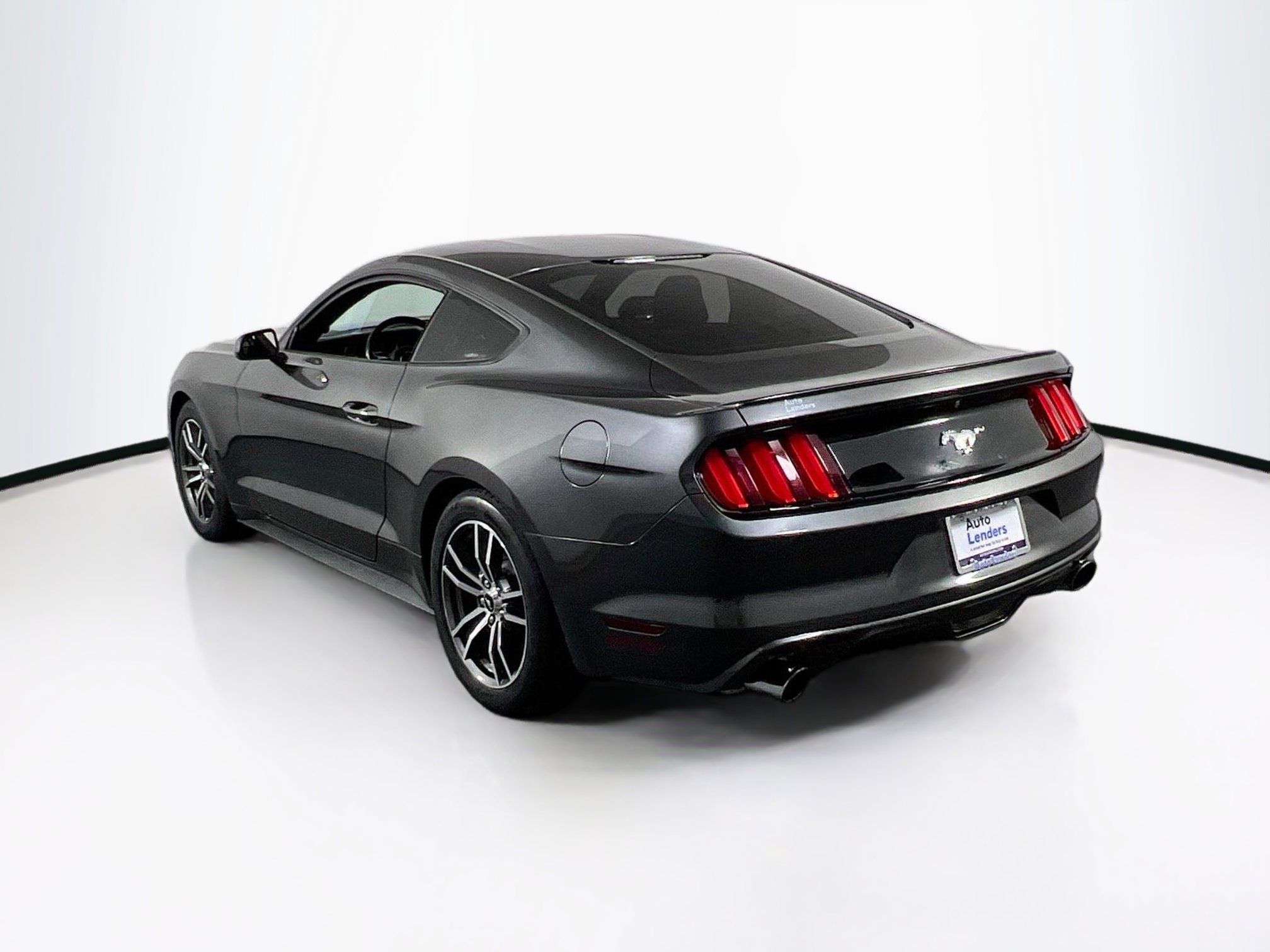 Used 2017 Ford Mustang Coupe image 7