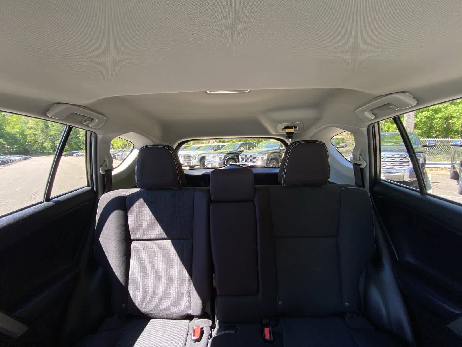Used 2018 Toyota RAV4 XLE w/ Plus Extra Value Package AWD/4WD image 28