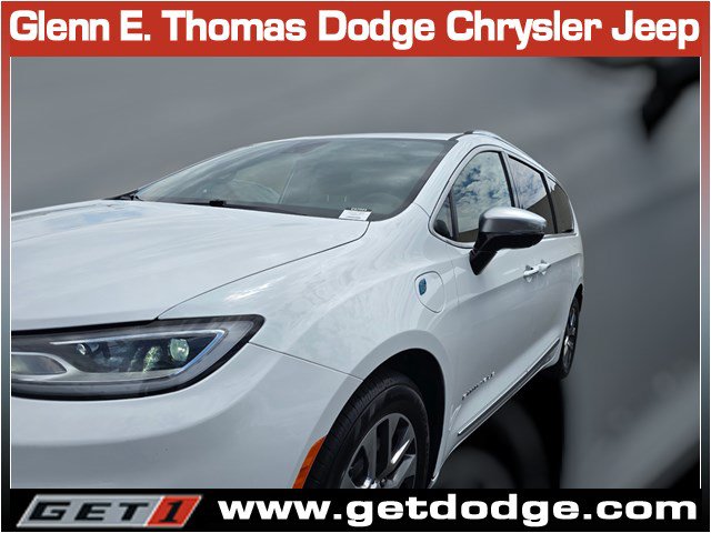 Certified 2023 Chrysler Pacifica Pinnacle FWD image 6