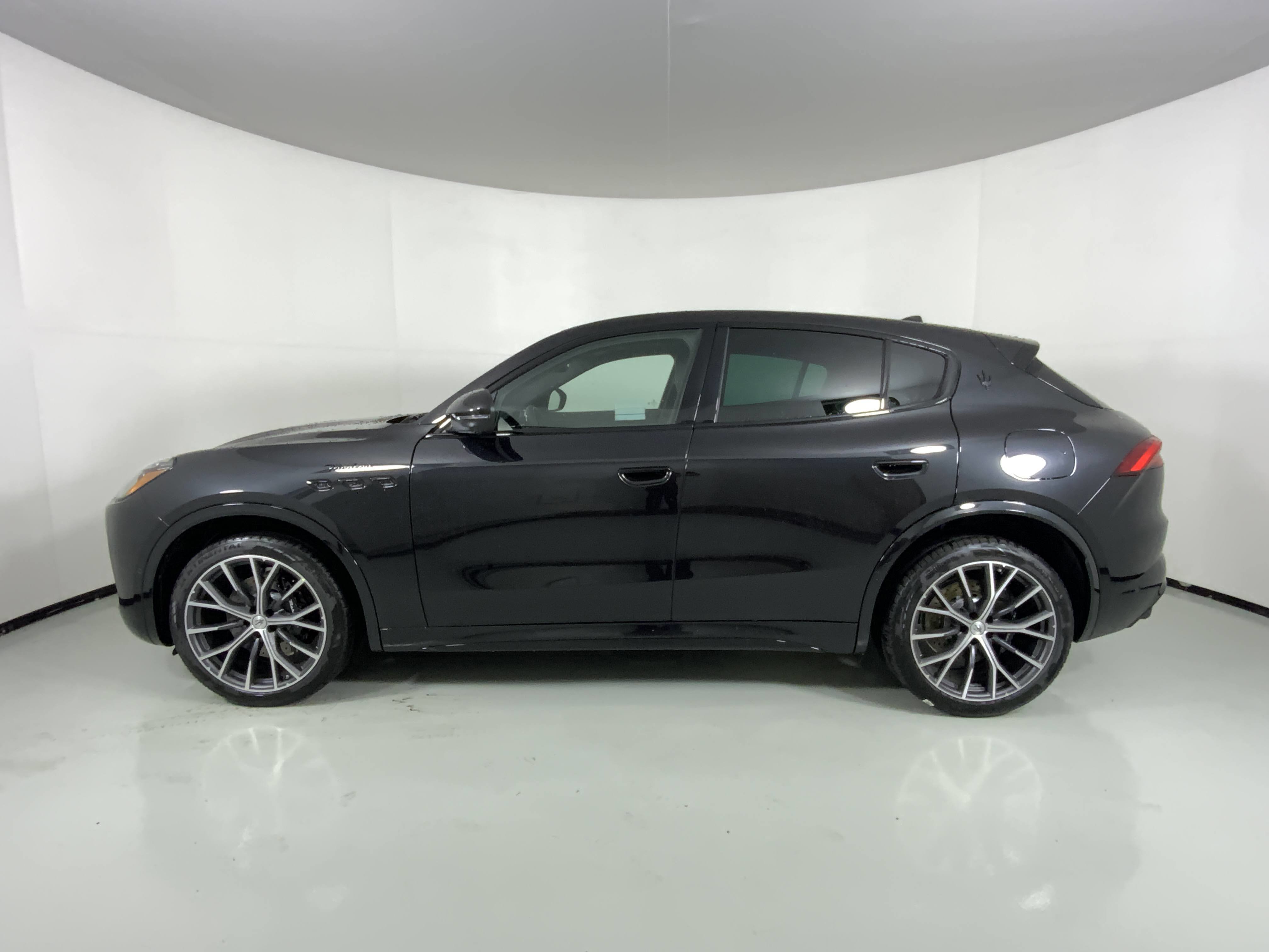 New 2026 Maserati Grecale Modena image 9