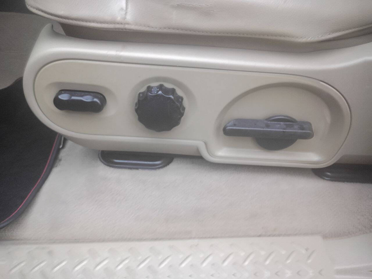 Used 2005 Ford F150 Lariat AWD/4WD image 14