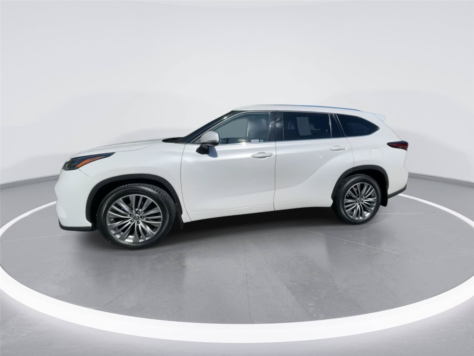 Used 2021 Toyota Highlander Platinum AWD/4WD image 5