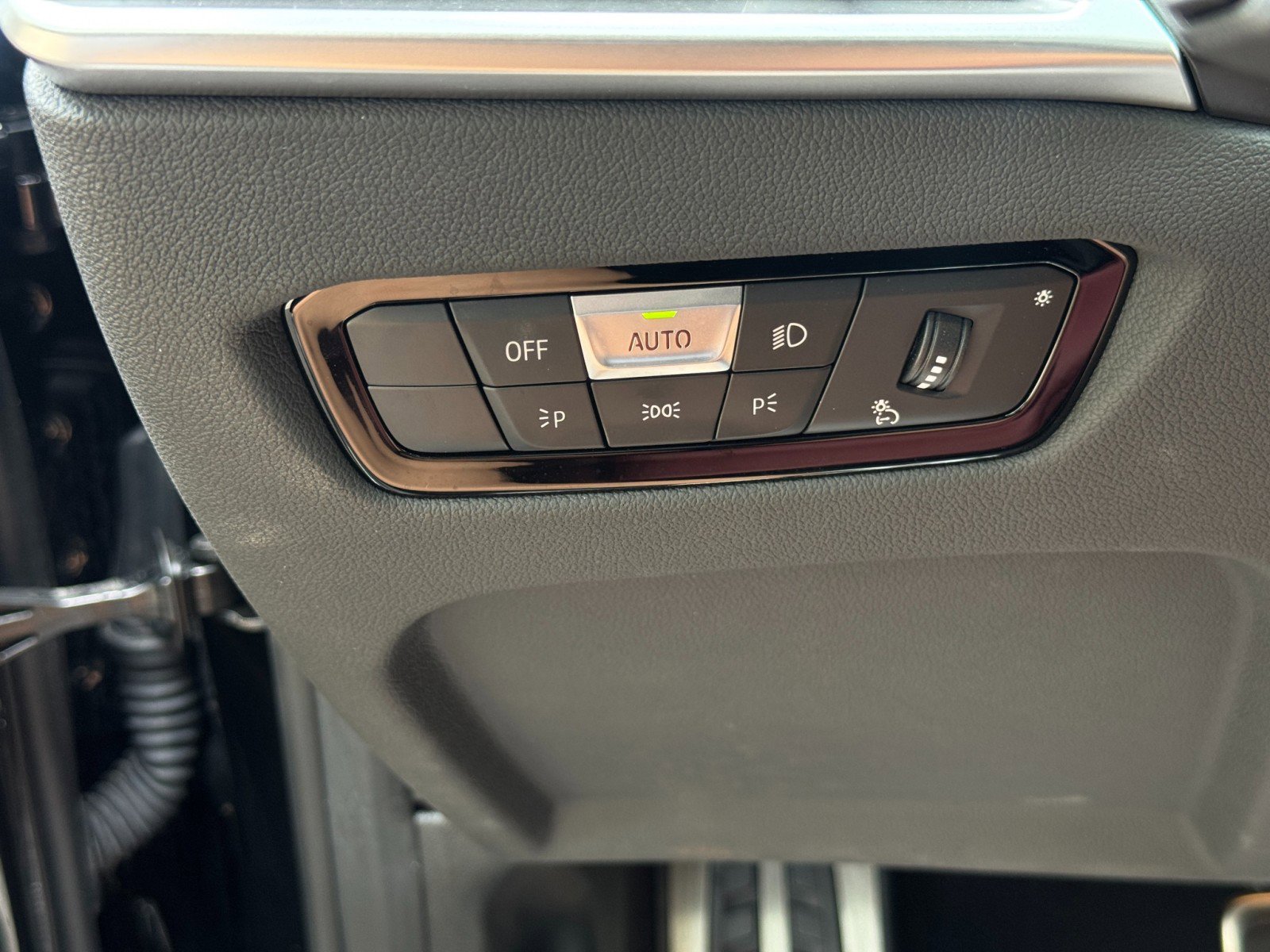 Used 2025 BMW M340i w/ Premium Package RWD image 19
