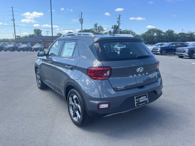 New 2026 Hyundai Venue SEL FWD image 3