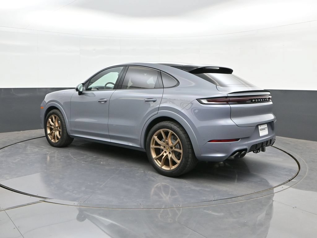 Used 2024 Porsche Cayenne Coupe AWD/4WD image 5
