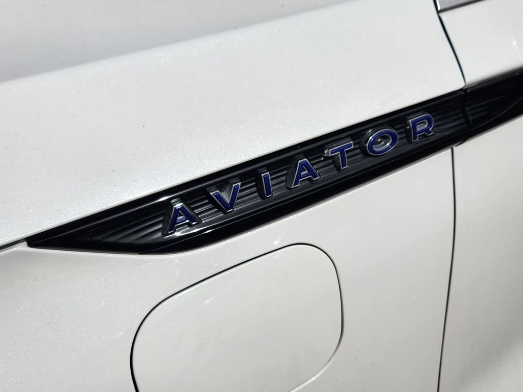 Used 2021 Lincoln Aviator Grand Touring w/ Equipment Group 302A AWD/4WD image 23