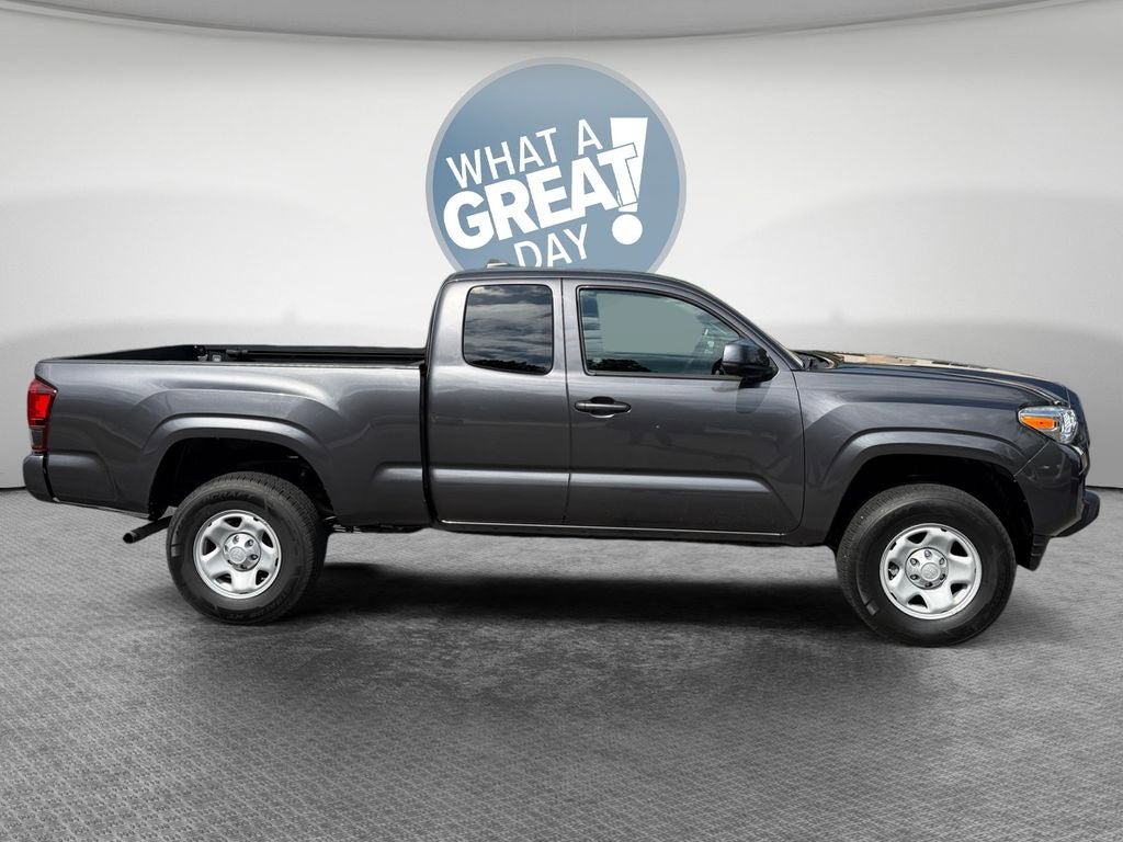 Certified 2023 Toyota Tacoma SR w/ SR Convenience Package AWD/4WD image 2