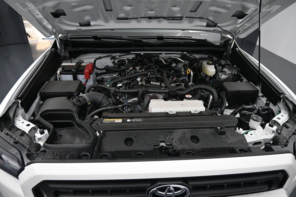 Used 2025 Toyota 4Runner SR5 AWD/4WD image 14