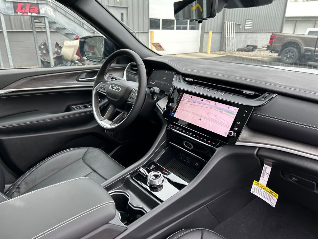 New 2026 Jeep Grand Cherokee Limited AWD/4WD image 35