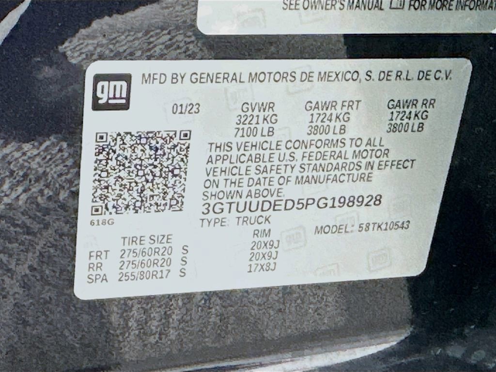Used 2023 GMC Sierra 1500 SLT AWD/4WD image 32