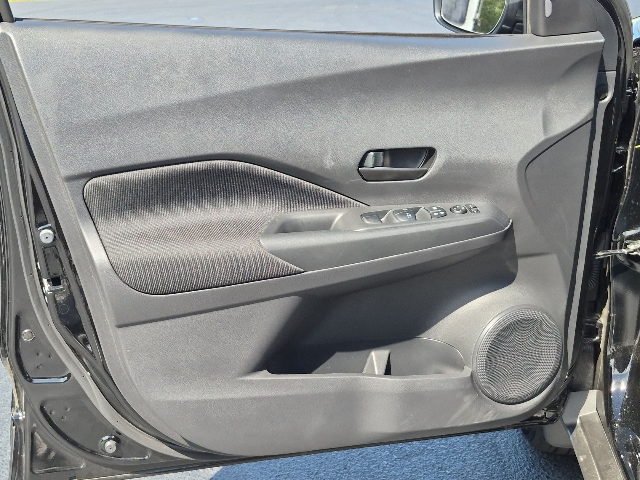 Used 2025 Nissan Kicks Play S FWD image 12