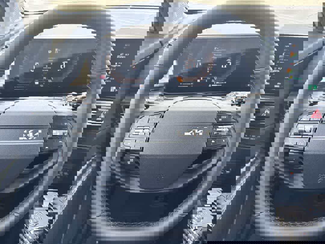 New 2026 Kia Sportage EX image 24