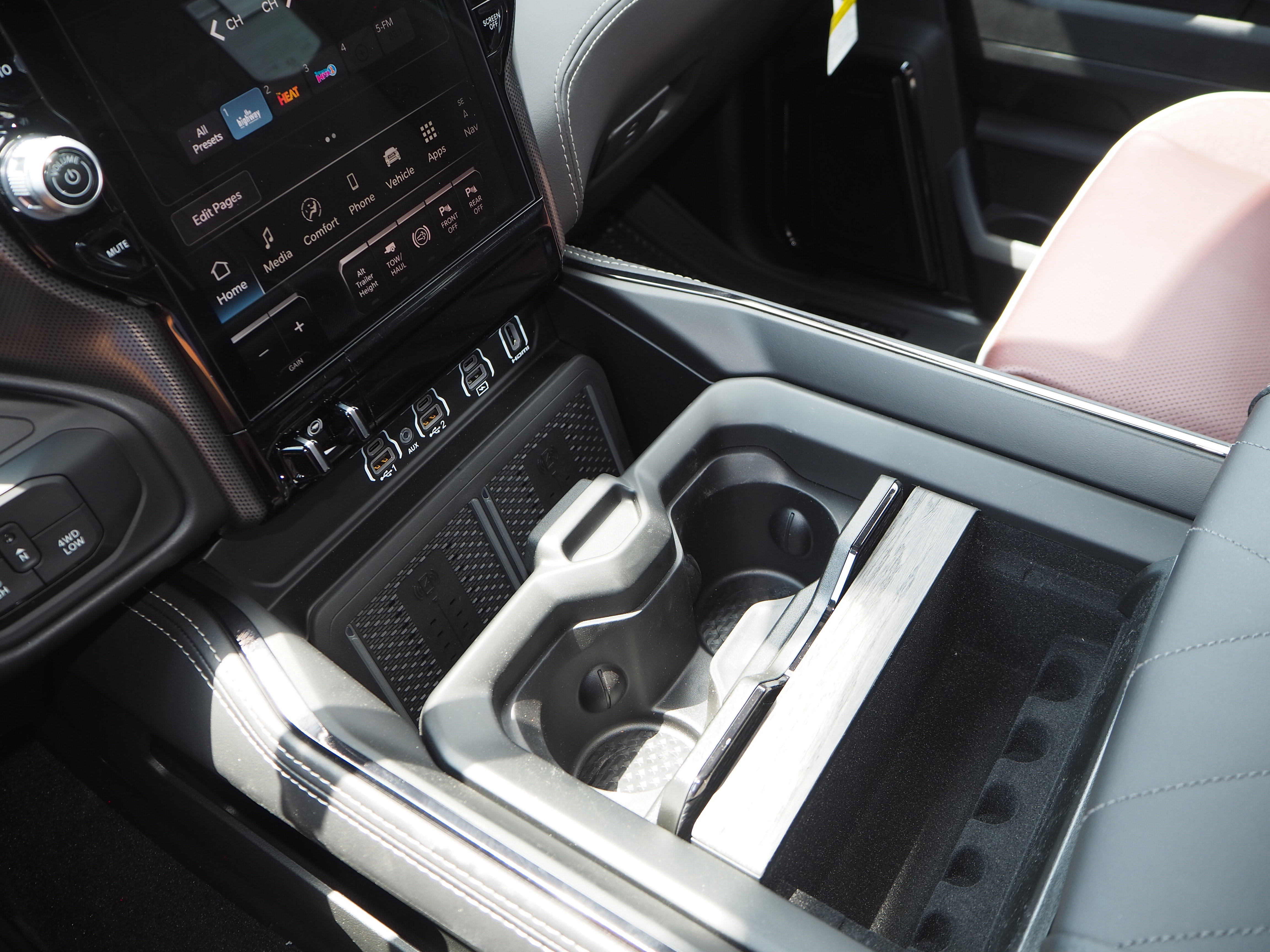 New 2025 RAM 2500 Limited image 33