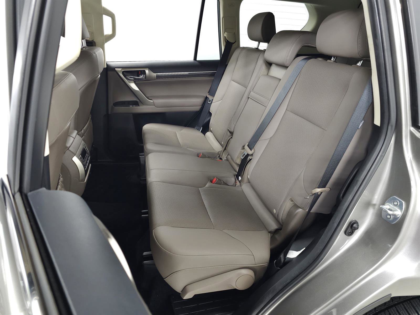 Used 2020 Lexus GX 460 Premium w/ Premium Package AWD/4WD image 33