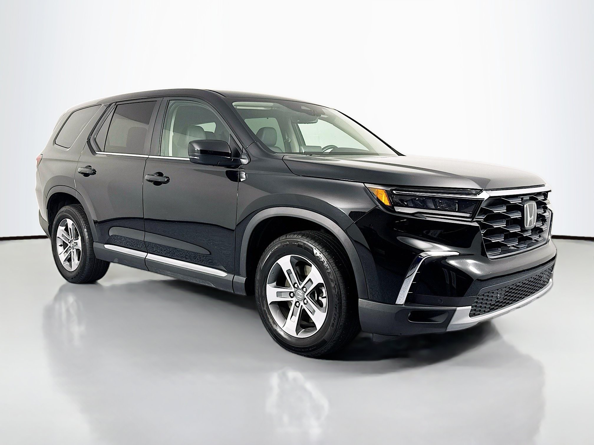 Certified 2024 Honda Pilot EX-L image 3