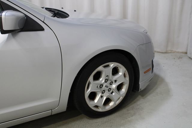 Used 2011 Ford Fusion SE FWD image 25
