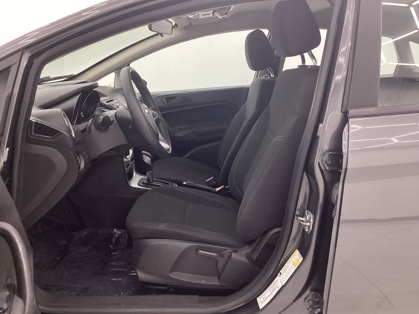 Used 2019 Ford Fiesta SE image 14