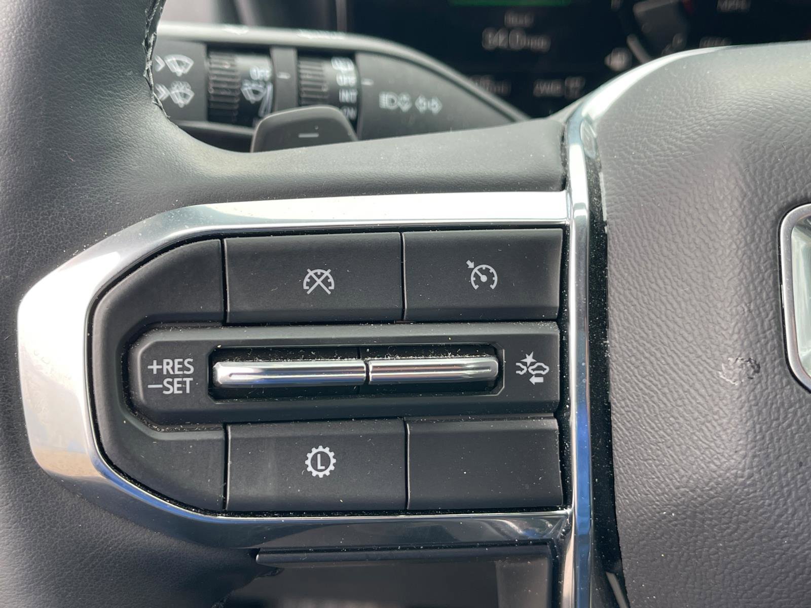 Certified 2025 GMC Terrain Elevation w/ Elevation Premium Package image 12