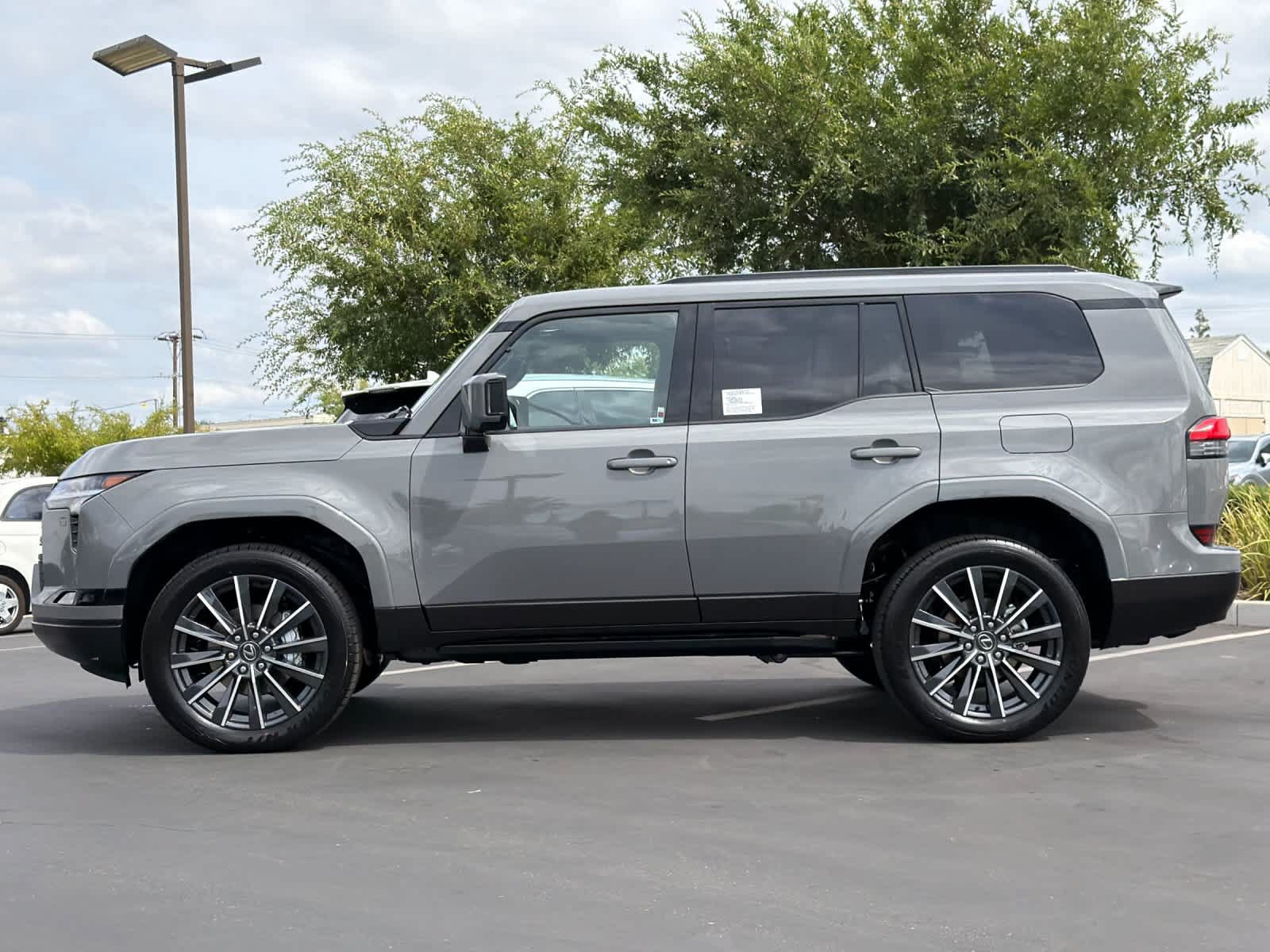 New 2026 Lexus GX 550 AWD/4WD image 9