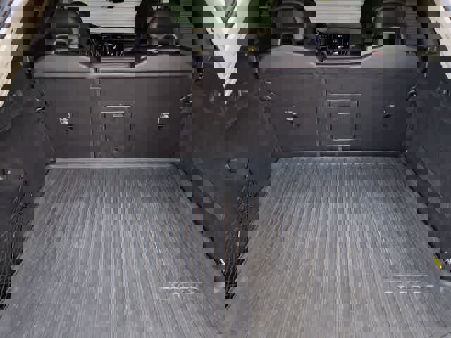 Used 2018 Volvo XC60 T6 Inscription w/ Convenience Package image 37