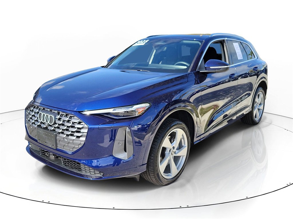 Certified 2025 Audi Q5 Premium Plus w/ Premium Plus image 2