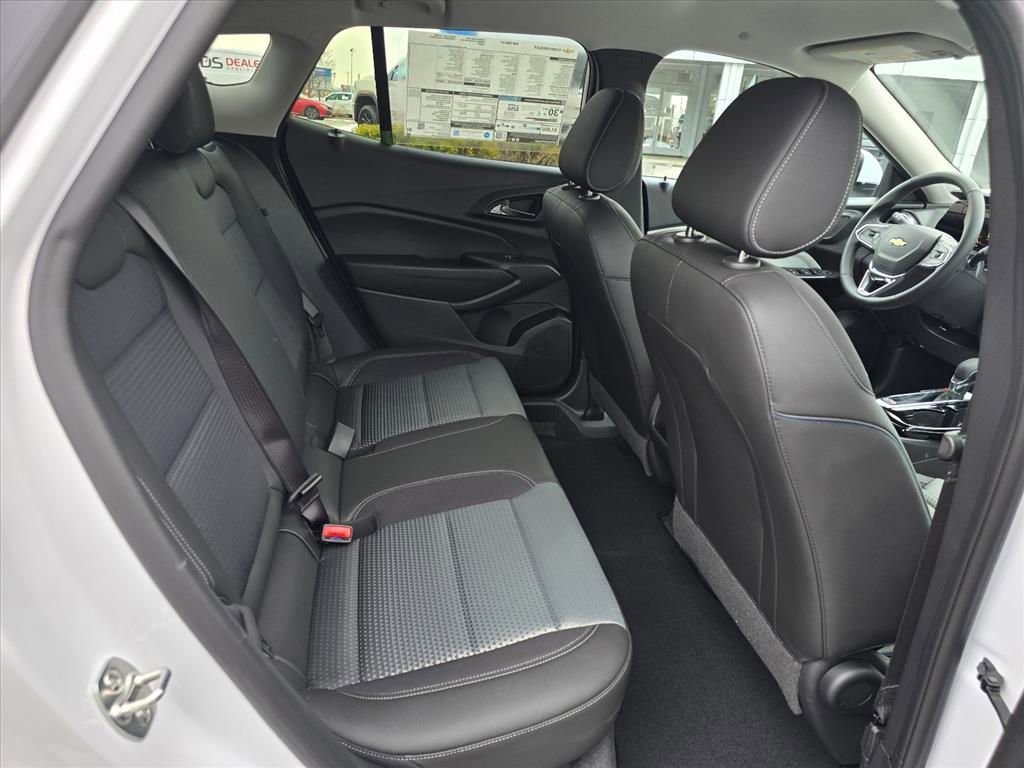 New 2026 Chevrolet Trax LT w/ Driver Confidence Package FWD image 12