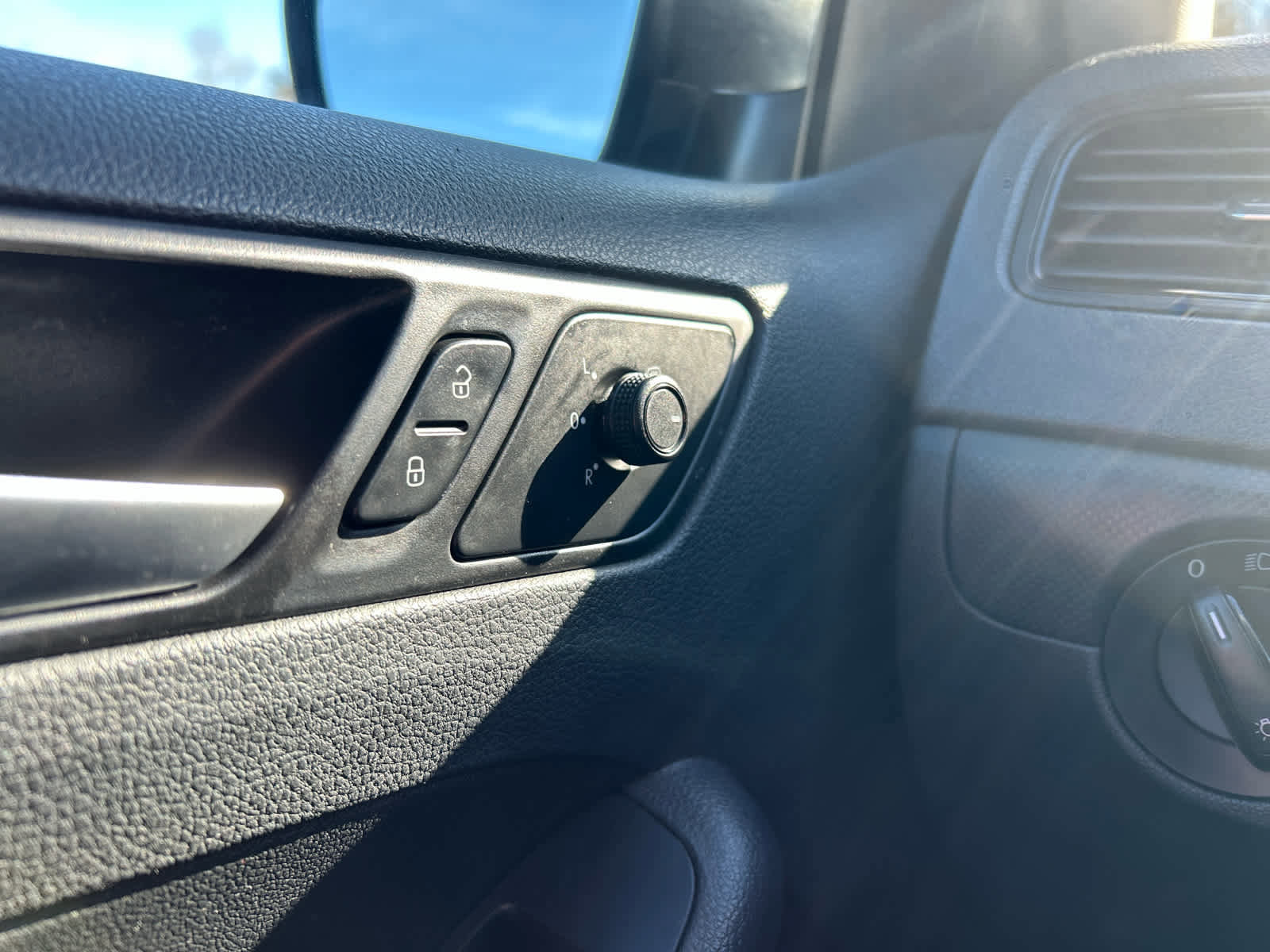 Used 2016 Volkswagen Jetta S image 21