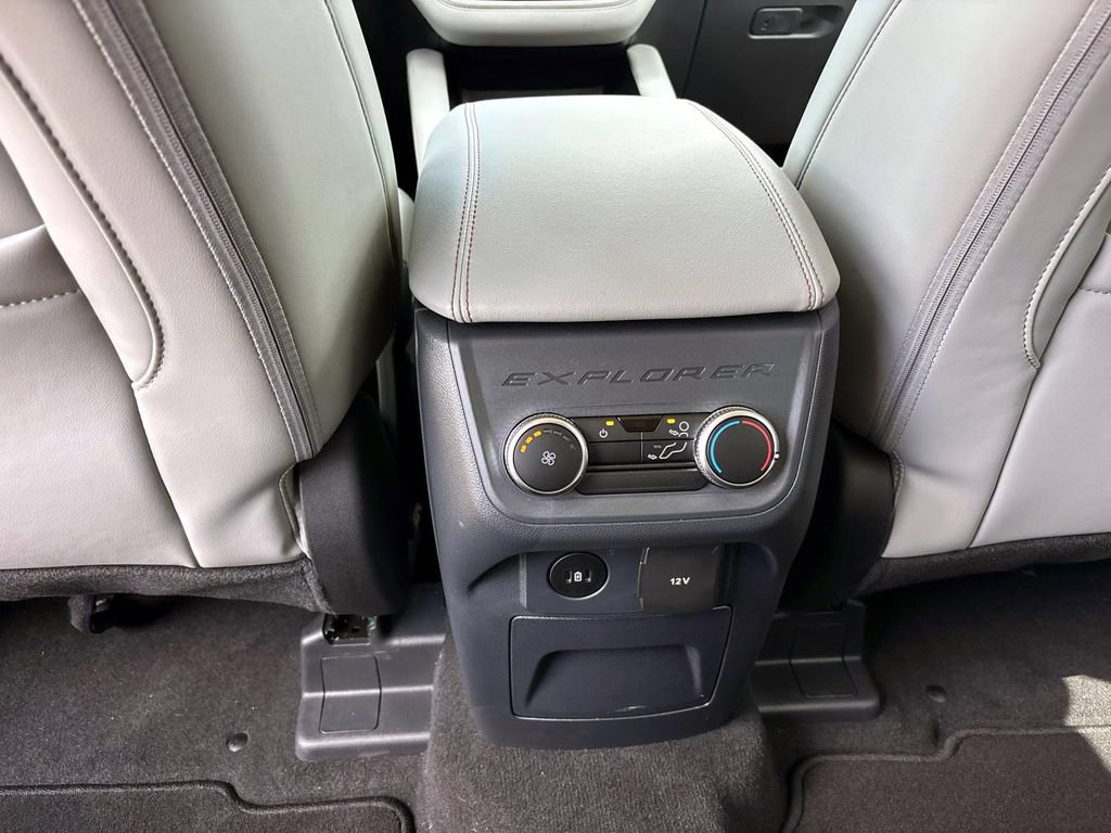 Used 2026 Ford Explorer Active w/ Active Comfort Package AWD/4WD image 13