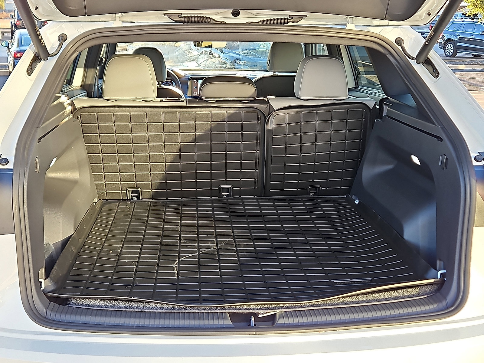 New 2026 Volkswagen Atlas Cross Sport SEL R-Line image 6