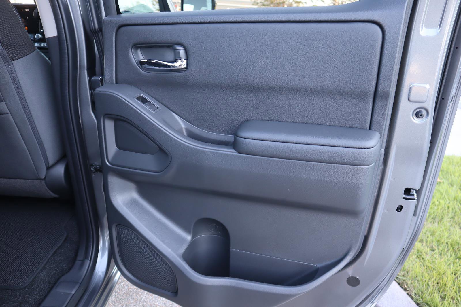 New 2026 Nissan Frontier SV image 39