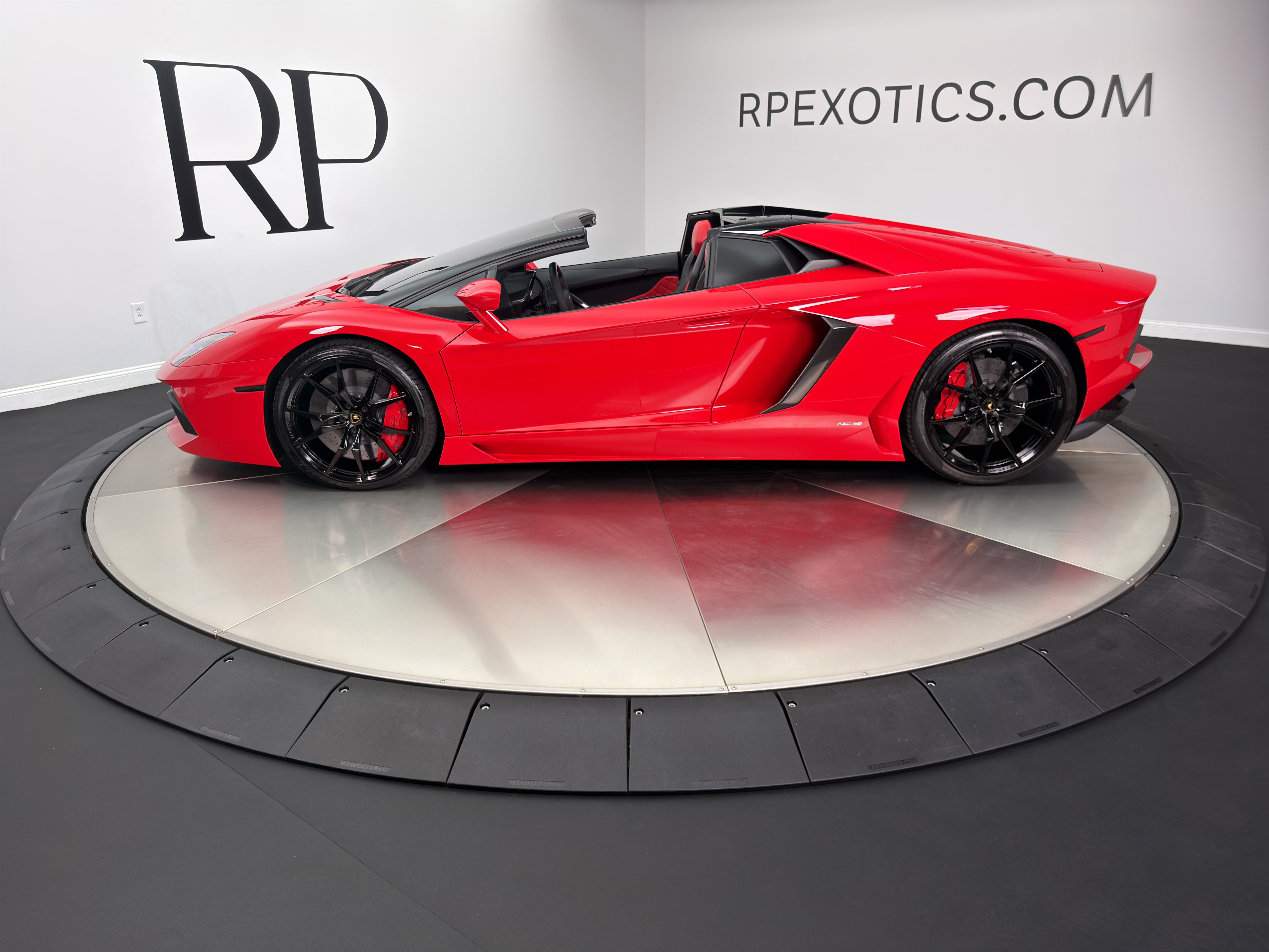 Used 2016 Lamborghini Aventador LP 700-4 AWD/4WD image 6