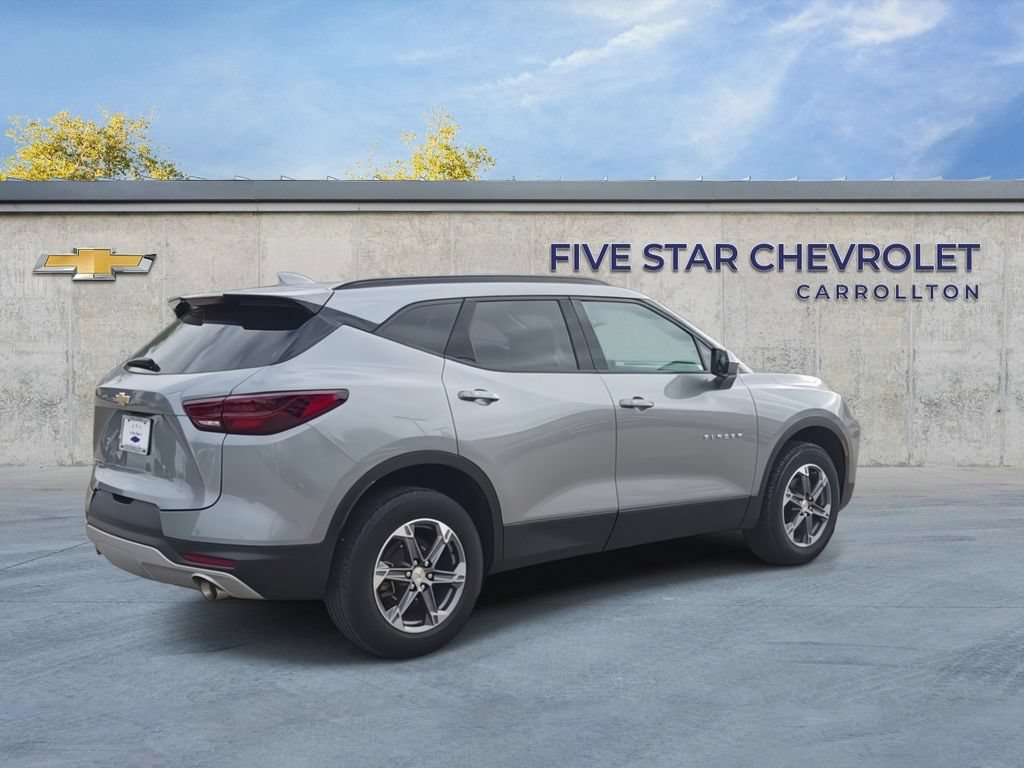Used 2024 Chevrolet Blazer LT w/ Convenience Package FWD image 8
