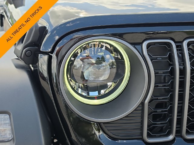 Certified 2025 Jeep Wrangler Sport AWD/4WD image 7