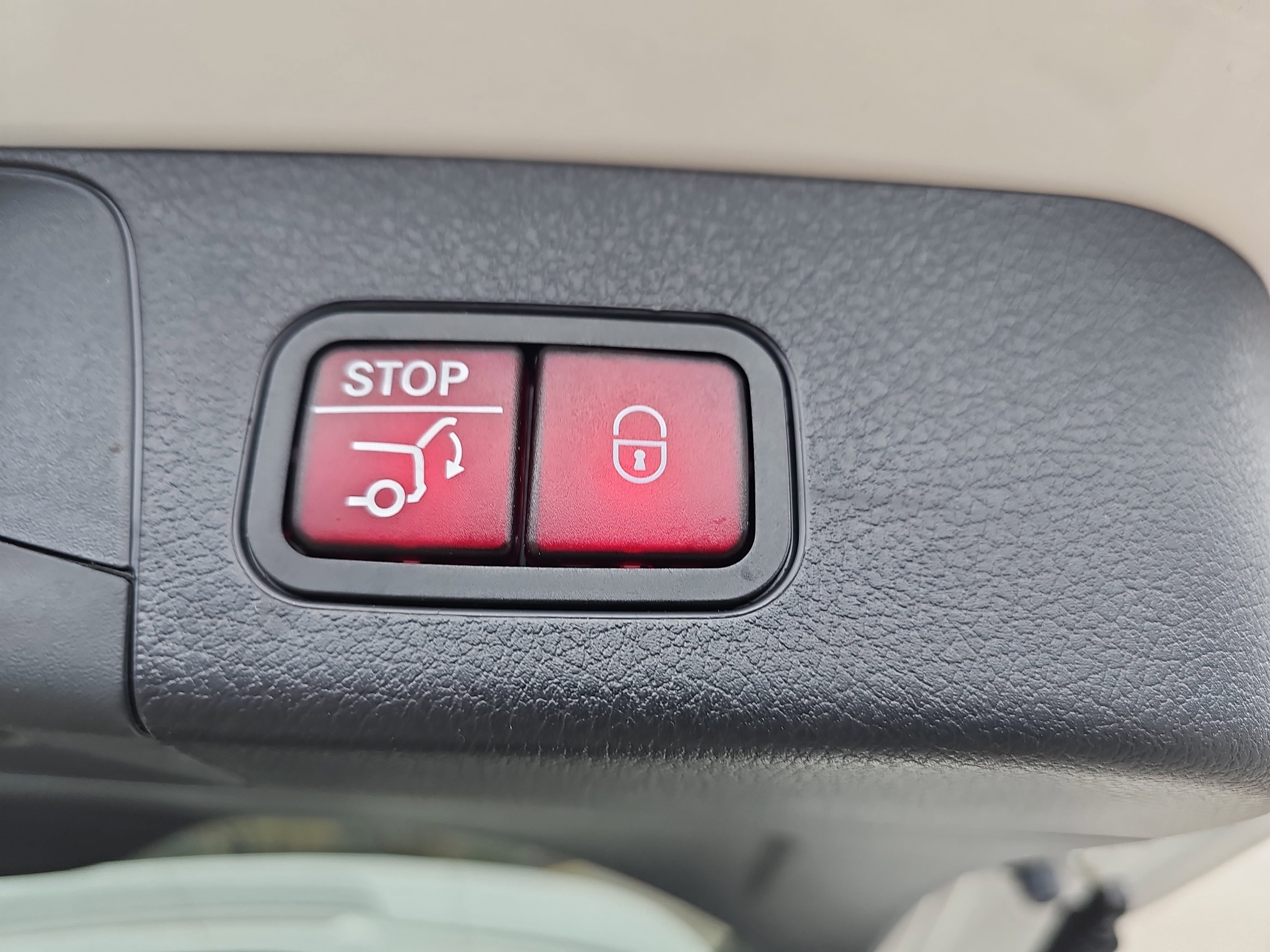 Certified 2025 Mercedes-Benz GLB 250 image 14